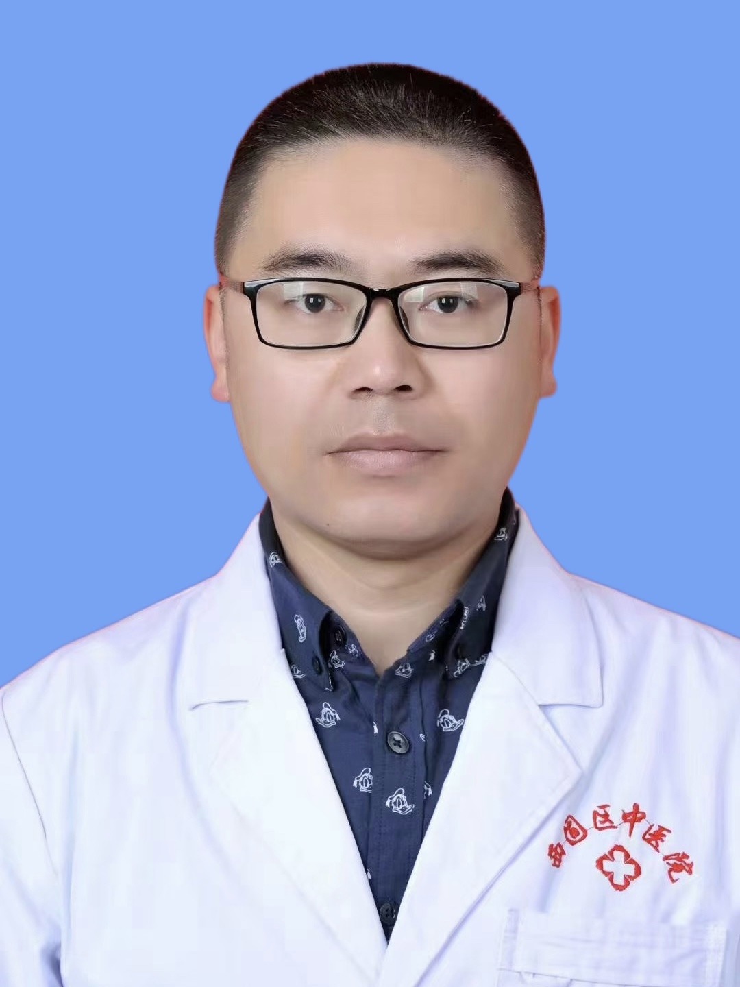 王炜.jpg